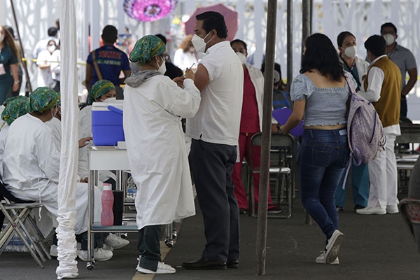 Pide Barbosa aprovechar última jornada de vacunación