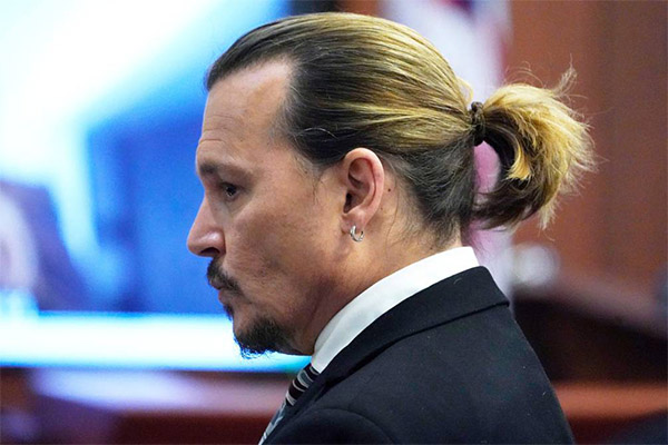 Johnny Depp hasta un dedo perdió en pelea con Amber Heard
