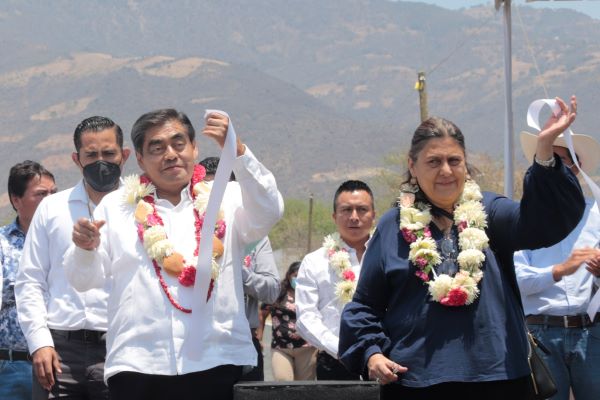 Con red carretera, Gobierno de Puebla genera mejores condiciones de vida: Barbosa