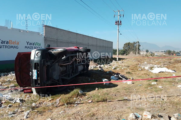 Imprudente chofer de ADO provoca aparatoso accidente; hay un muerto