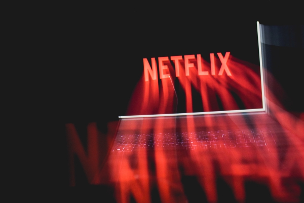 Netflix con comerciales, la crisis del “gigante” del streaming