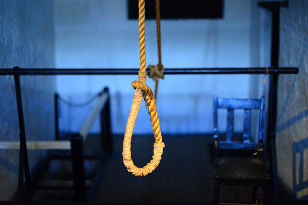 Millonario ruso presuntamente asesina a su esposa e hija y luego se suicida