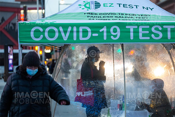 Vuelve uso obligatorio de mascarilla en universidades de EU ante aumento de casos de COVID-19