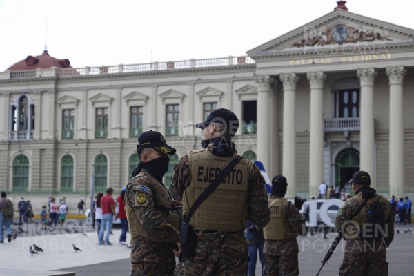 El Salvador rebasa los 17,000 arrestos de pandilleros y amplía el régimen de excepción