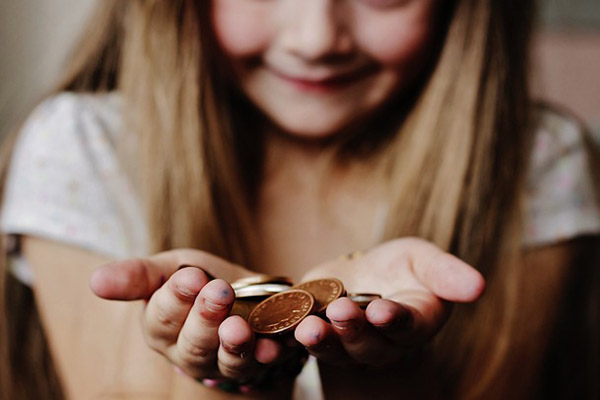 Recibir mesada aumenta las posibilidades de una vida adulta con finanzas estables