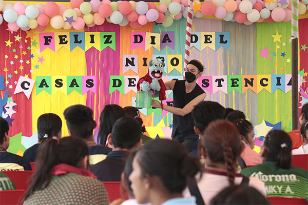 Celebran SEDIF y Cultura a niñas y niños de casas de asistencia