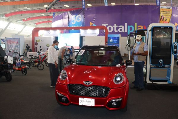 Clústeres automotriz y textil, presentes en la Feria de Puebla