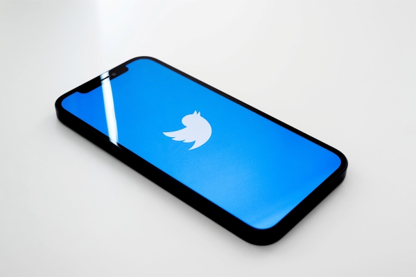 Empresas y gobiernos podrían tener que pagar para utilizar Twitter