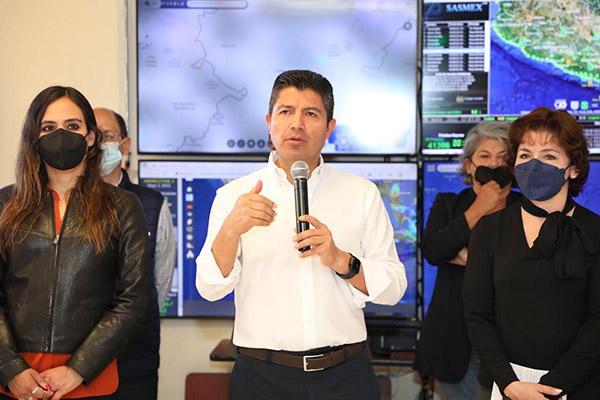 Eduardo Rivera suma herramientas para la prevención y atención de desastres