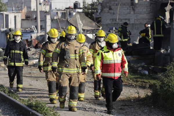 Bombero, oficio que carece de regulación y apoyo en el país