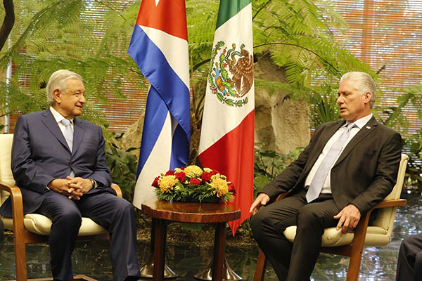 Miguel Díaz-Canel recibe a López Obrador en su visita a Cuba