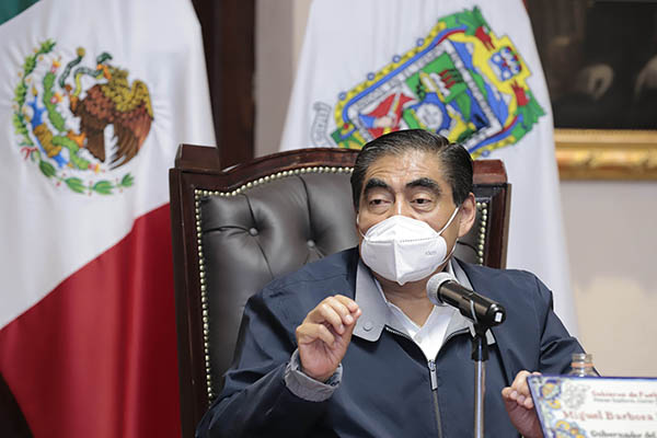 Las y los poblanos han hecho suya la feria: Miguel Barbosa