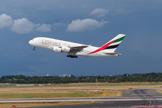 Aerolínea Emirates anuncia que pronto aceptará pagos con bitcóin