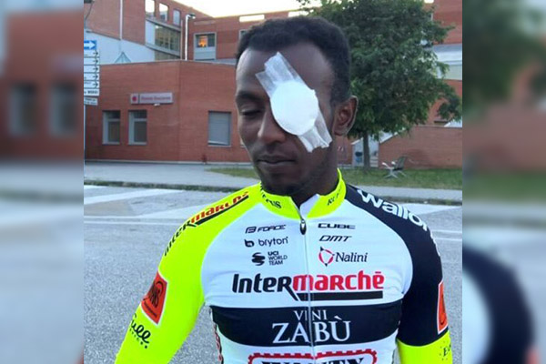 Insólita lesión de un ciclista lo obliga a abandonar el Giro de Italia