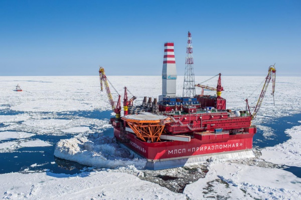 Rusia inicia las pruebas de una enorme plataforma en el Polo Norte
