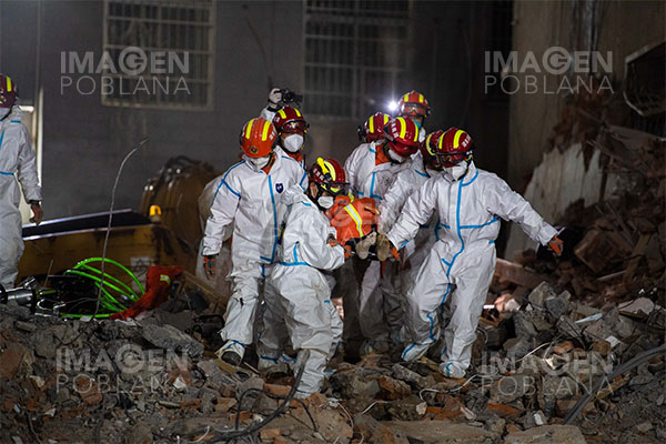 Colapso de edificio deja al menos 5 muertos y decenas de heridos en Irán