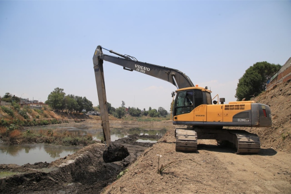 Comienza Ayuntamiento de Puebla limpieza de barrancas para evitar inundaciones