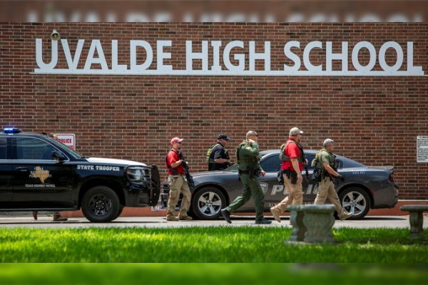 Sujeto armado ataca escuela primaria en Texas: hay al menos quince muertos