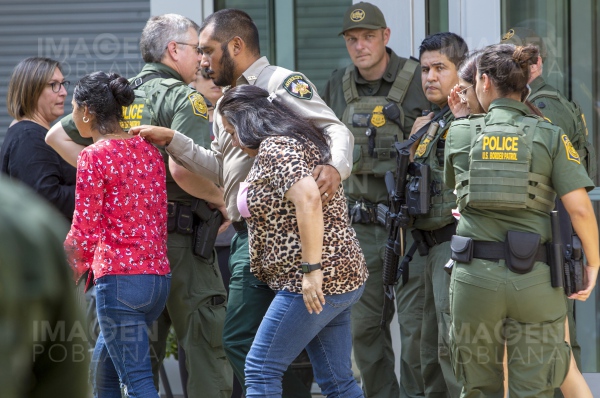 Se eleva a 21 el número de muertos por tiroteo en escuela de Texas