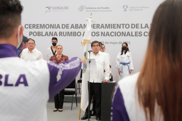 Convoca Miguel Barbosa a deportistas a representar a Puebla con entrega y corazón
