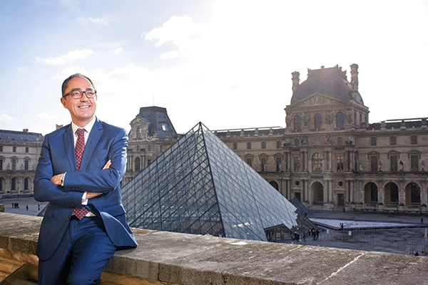 Exdirector del Louvre acusado de lavado de dinero