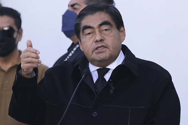 Barbosa llama al comerciante agredido; quiere atenderlo