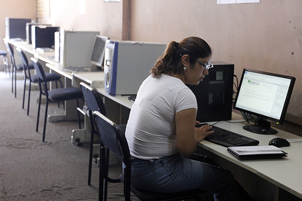 Mexicanos, renuentes a confiar en trámites digitales