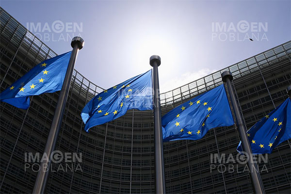 La UE acuerda prohibición parcial de las importaciones de petróleo ruso