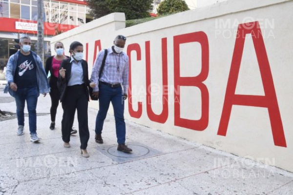 Cuba anuncia fin del uso obligatorio de cubrebocas contra el COVID-19