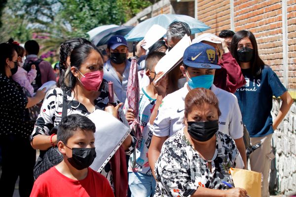Pandemia aún no termina, pero nuestro sistema de salud es fuerte: Barbosa