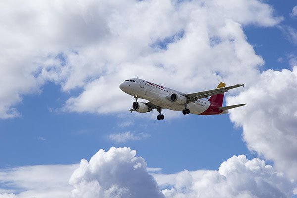 Iberia completa su primer vuelo de largo alcance con biocombustible