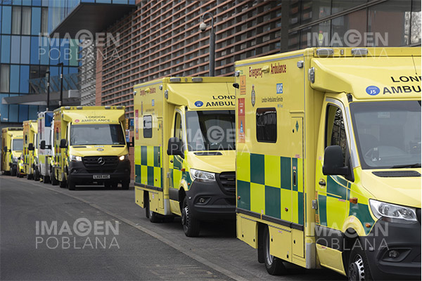 Se dispara tasa de mortalidad en adultos mayores en medio de ola de ómicron en EU