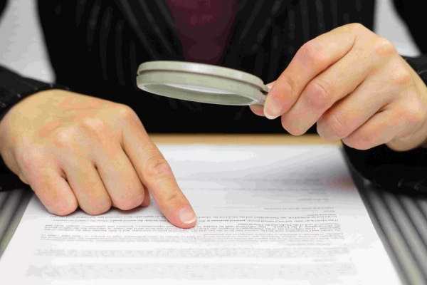 ¿Leerías los contratos si las ‘letras chiquitas’ fueran más grandes?