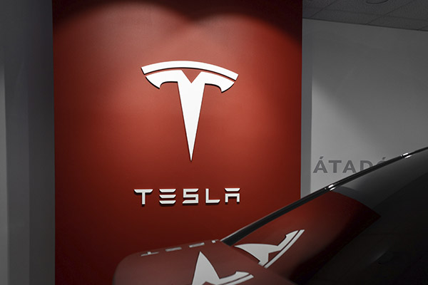 Adiós al home office en Tesla; Musk lo prohibirá, según un correo filtrado