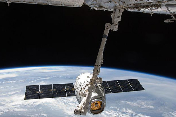 China anuncia la construcción de una estación de energía solar en el espacio para 2028