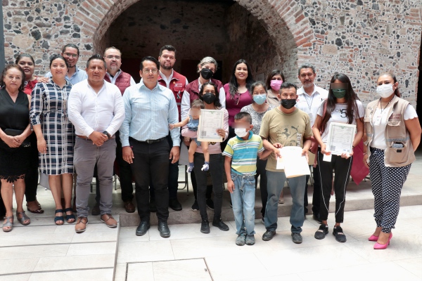 SEDIF fortalece la inclusión con la octava entrega de actas de nacimiento en Braille