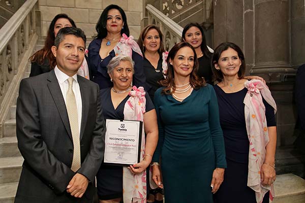 Entrega Eduardo Rivera reconocimientos a personalidades de la sociedad civil
