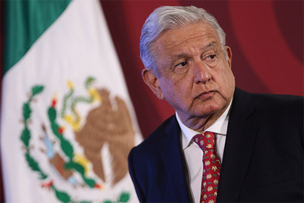 AMLO descarta afectaciones cambiarias por eliminación de horario de verano
