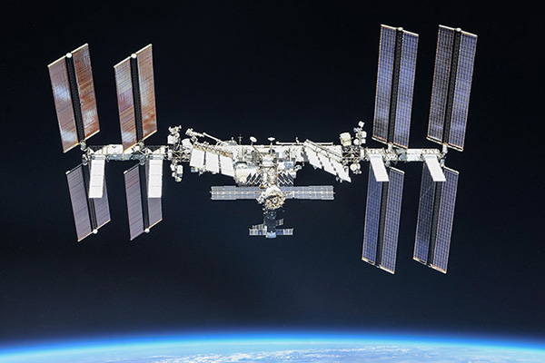 Estación Espacial Internacional evita impacto con restos de antiguo satélite ruso