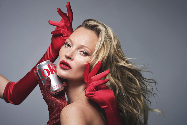 Kate Moss es la nueva directora creativa de Coca-Cola