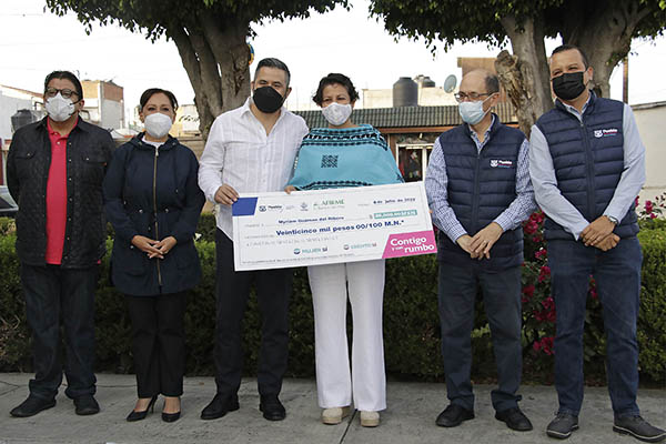 Entrega ayuntamiento el cheque 200 del programa Créditos Contigo