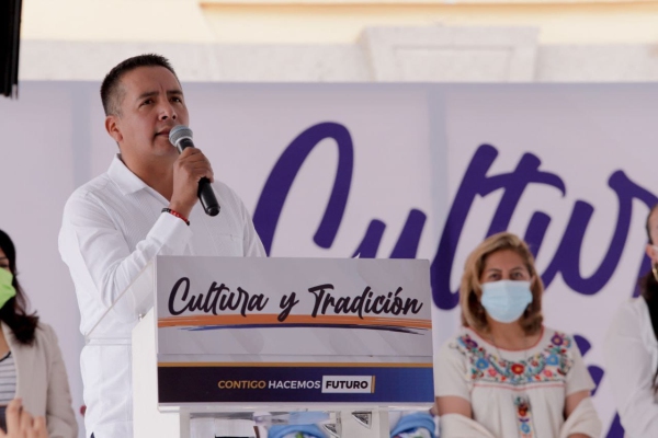 Edmundo Tlatehui inaugura la Feria Cultura y Tradición de San Andrés Cholula