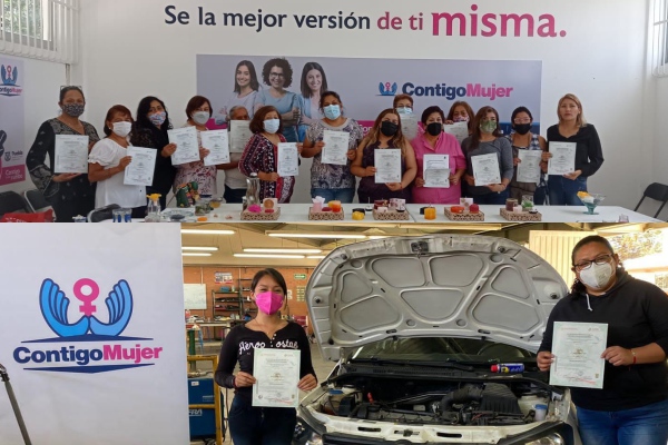 Más de 800 mujeres egresan del programa Contigo Mujer 2022