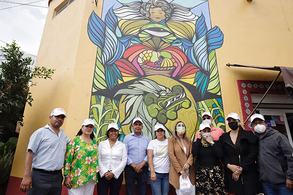 Inaugura Edmundo Tlatehui corredor de murales en Tonantzintla