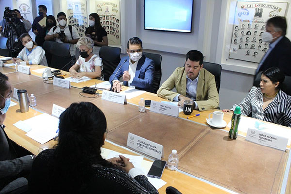 Aprueban reservar asientos para mujeres en transporte público a fin de evitar acoso sexual