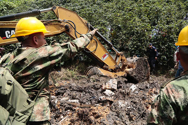 Colombia: un menor muerto y varios desaparecidos por deslizamiento de tierra