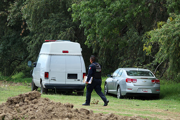 Localizan cadáver con huellas de violencia junto al Atoyac