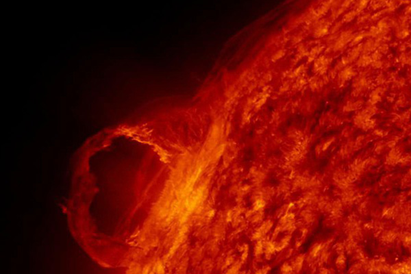 Una intensa tormenta solar podría impactar la Tierra mañana