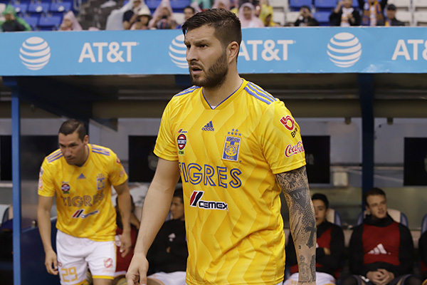 Desnuda Gignac nulo combate de Liga MX al COVID-19