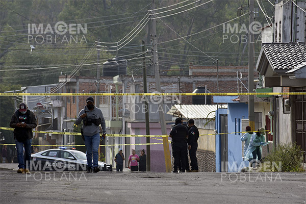 Hallan cadáver de presunto indigente dentro de un sillón abandonado